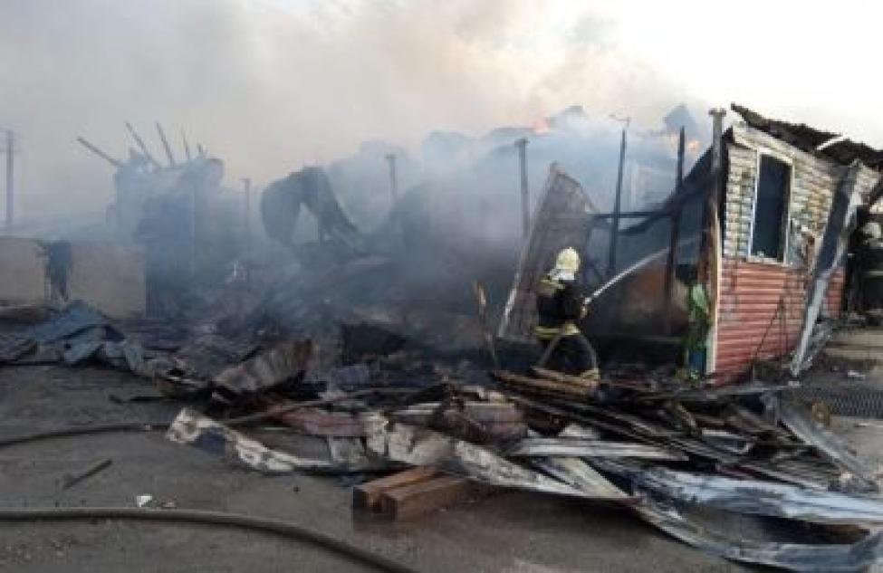 Пожар в кафе на трассе в Татарском районе: 15 человек эвакуировались