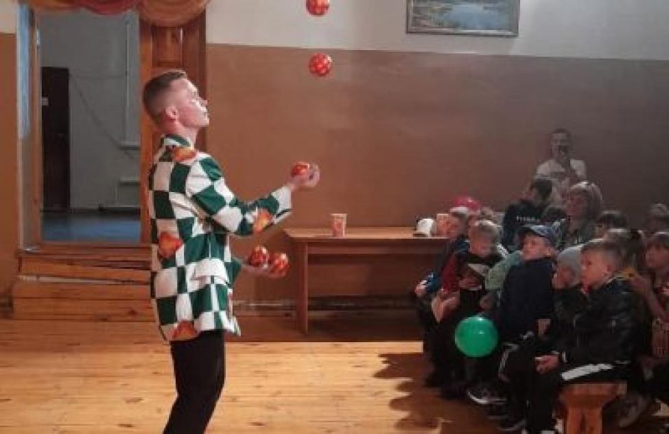 Акция «Цирк детям села» стартовала в Новосибирской области