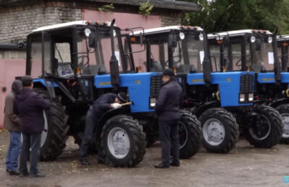 Новый трактор «Беларус» получил Кыштовский лесхоз