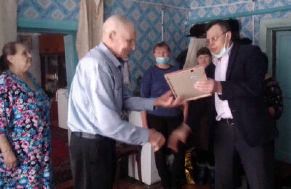 Почетный гражданин Кыштовского района отметил 90-летний юбилей