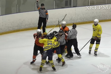 Хоккеисты Новосибирска победили хоккеистов Ангарска но не в хоккее