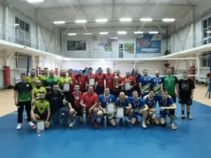 На межрегиональном турнире по волейболу Кыштовская команда заняла почётное второе место