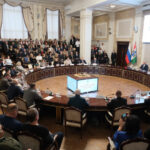 Андрей Травников поблагодарил коллективы за поддержку участников СВО