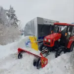 Более 106 километров тротуаров вдоль региональных трасс в Новосибирской области регулярно очищаются от снега и наледи зимой