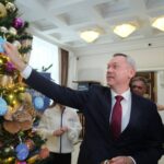 Губернатор Андрей Травников присоединился к традиционной «Ёлке желаний»