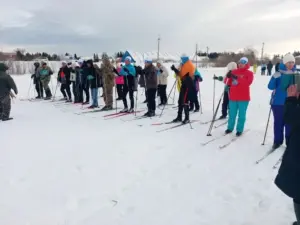 На лыжне – и стар и млад