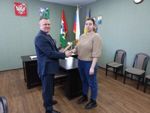 Молодая семья получила сертификат по госпрограмме