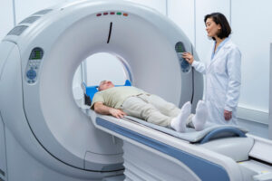 Новосибирцев с большим стажем курения отправят на КТ-скрининг легких