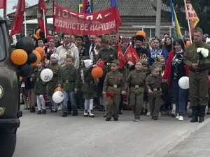 Парад Победы в Кыштовском районе: память, единство и немного дождя