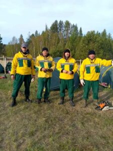Команда десантников-пожарных из Кыштовского района вылетела на тушение лесов в Томскую область