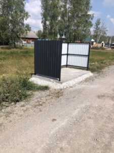 В Кыштовке обустроили 5 новых площадок для сбора бытовых отходов