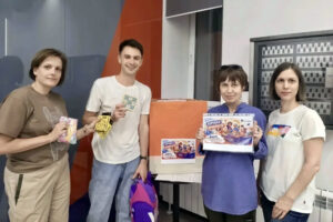 «Ростелеком» в Новосибирске собрал «Коробку храбрости» для маленьких пациентов