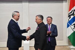 Глава муниципалитета в Кыштовском районе отмечен региональной наградой