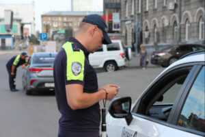 Таксистов без обязательной страховки для пассажиров выявили в ходе рейда в Новосибирске
