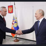 Завершая поездку в Новосибирскую область, Президент России Владимир Путин заслушал доклад Губернатора Андрея Травникова о социально-экономической ситуации в регионе
