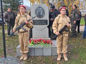 В Кыштовке увековечили память воинов ГСВГ: в селе установили мемориальную стелу